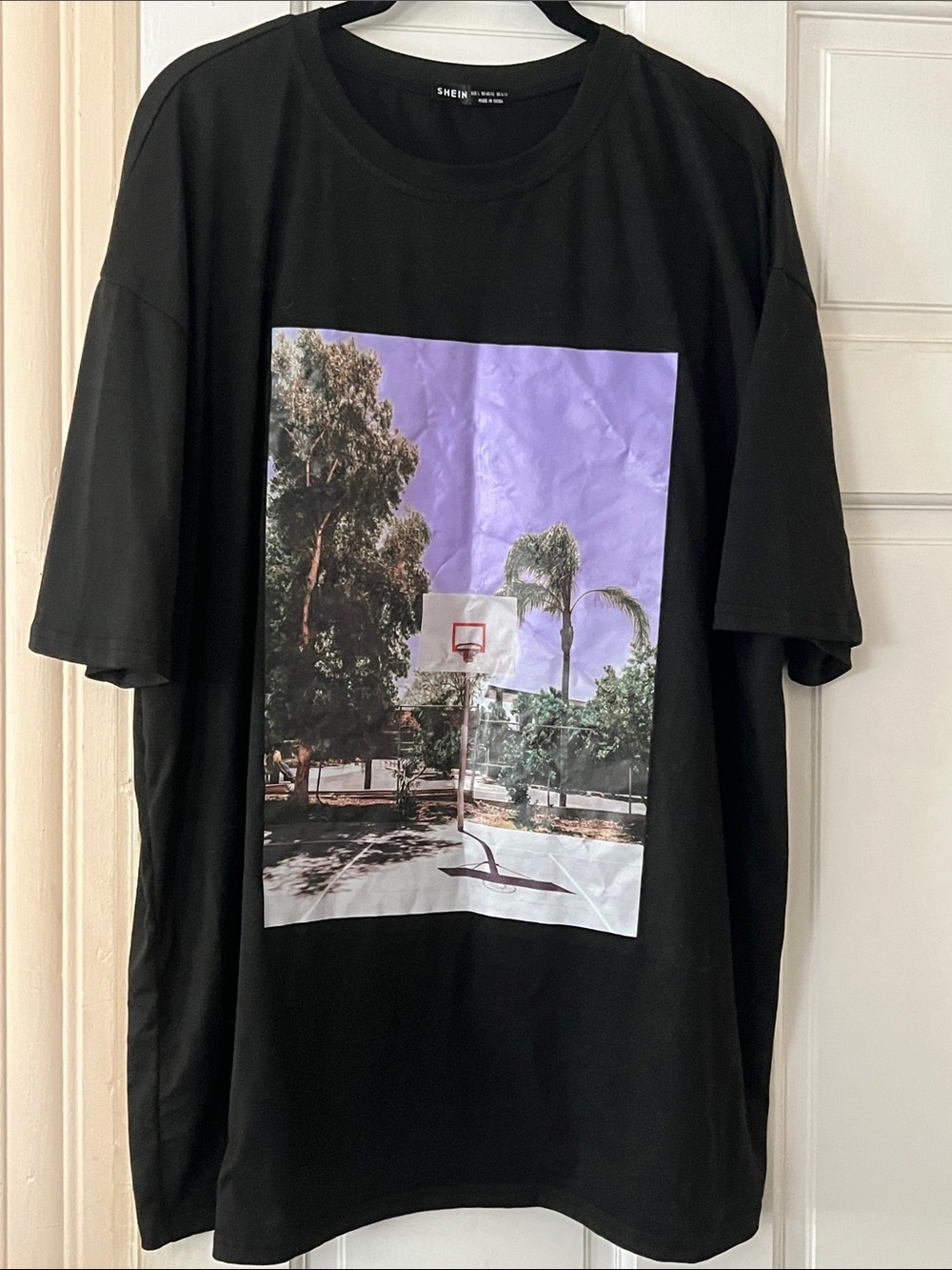 SHEIN Black Short-Sleeve Tee with Purple Basketball Court Graphic